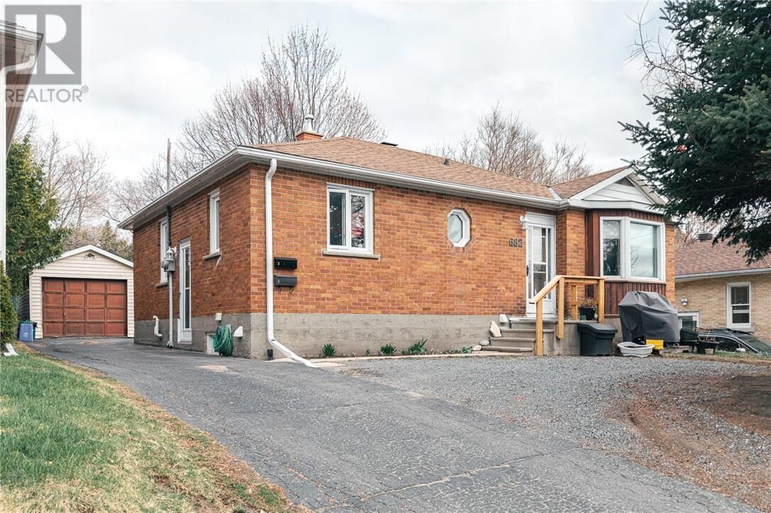 Property Photo:  682 Connaught Avenue  ON P3E 3W6 
