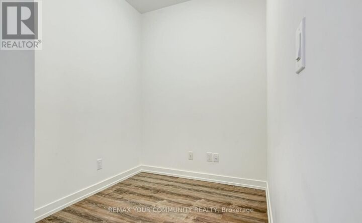 Property Photo:  200 Sackville Street 1309  ON M5A 0C4 