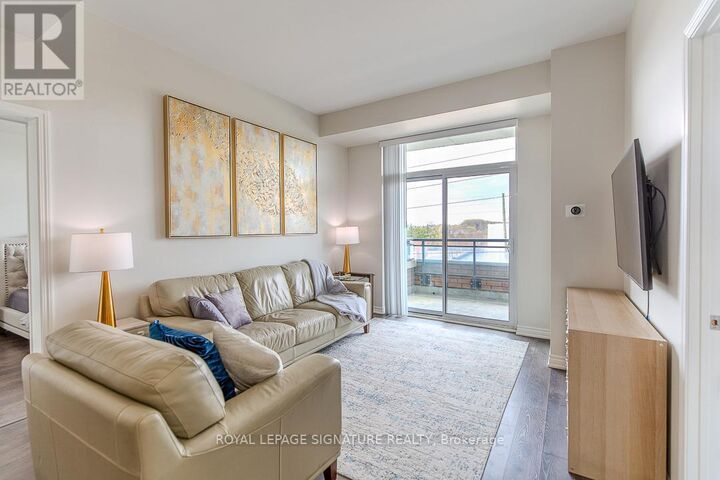 Property Photo:  11611 Yonge Street 516  ON L4E 1G2 