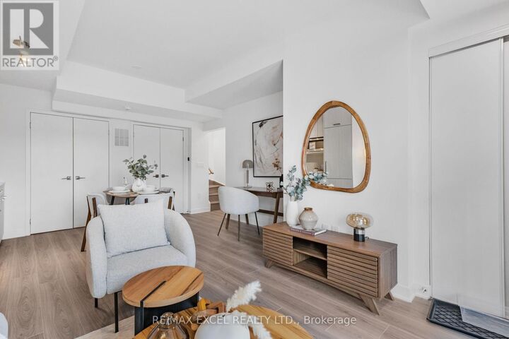 Property Photo:  73 Curlew Drive 33  ON M3A 0B1 