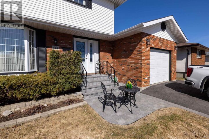 Property Photo:  510 Acadia Ct  ON P7C 5B8 