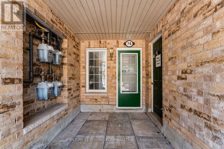 Property Photo:  42 Pinery Trail 74  ON M1B 6K2 