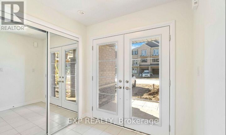 Property Photo:  8 Norwich Crescent  ON N3W 0J4 