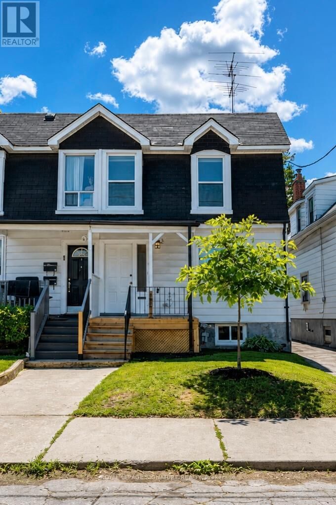 Property Photo:  3 Jillson Avenue  ON M6S 2P3 