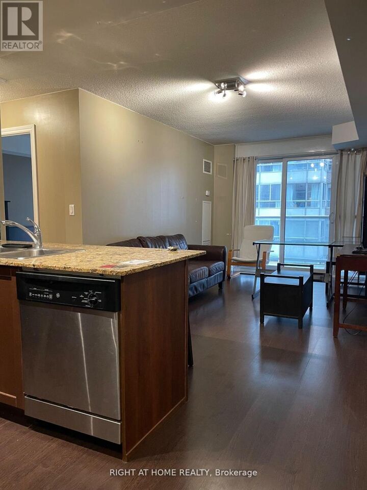 Property Photo:  761 Bay Street 807  ON M5G 2R2 