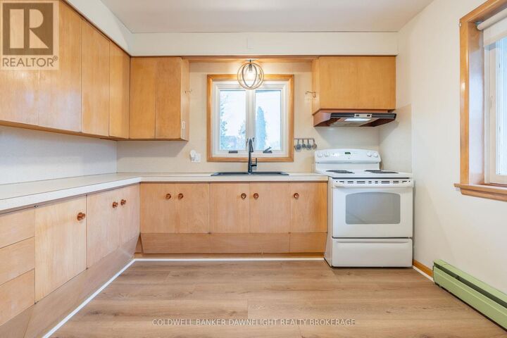 Property Photo:  394 William Street  ON N0M 1S2 