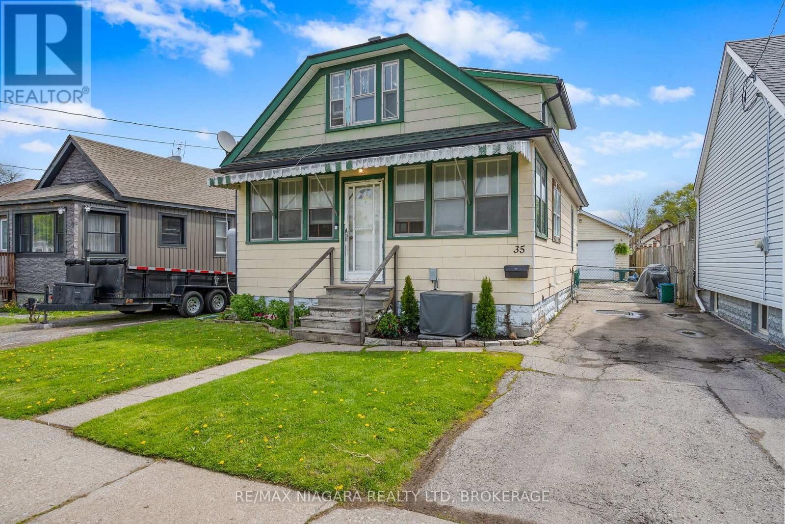 Property Photo:  35 Deere Street  ON L3B 2L7 