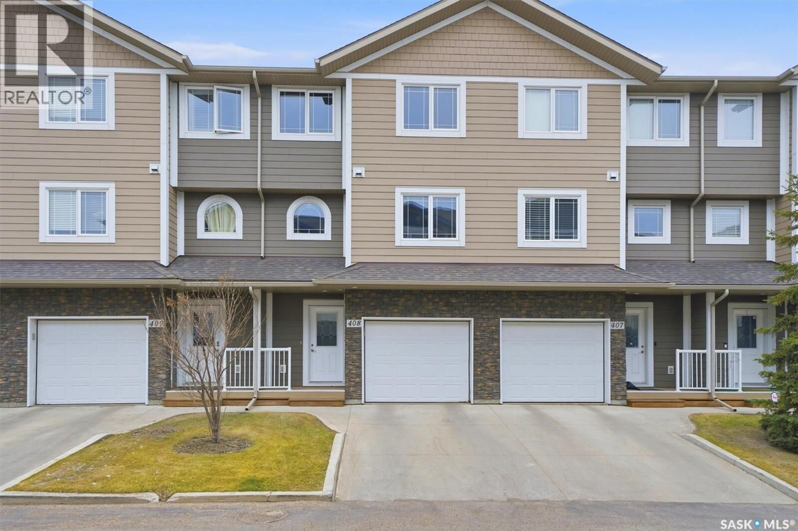 Property Photo:  408 212 Willis Crescent  SK S7T 0R6 