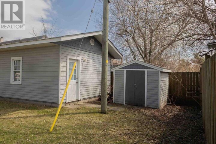 Property Photo: 75 Walnut St ON P6B 2E4