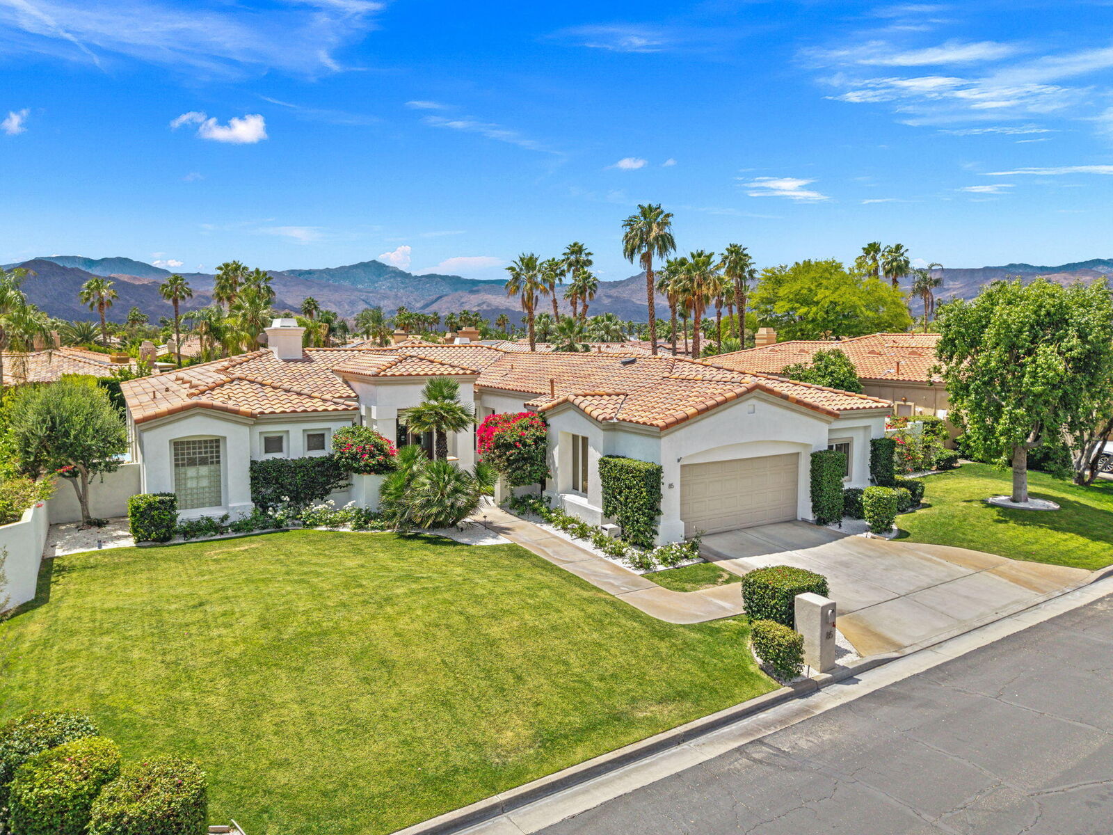 Property Photo:  85 Appian Way  CA 92211 