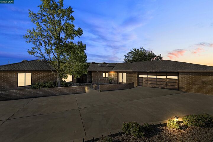 Property Photo:  9015 Doubletree Ln  CA 94551 