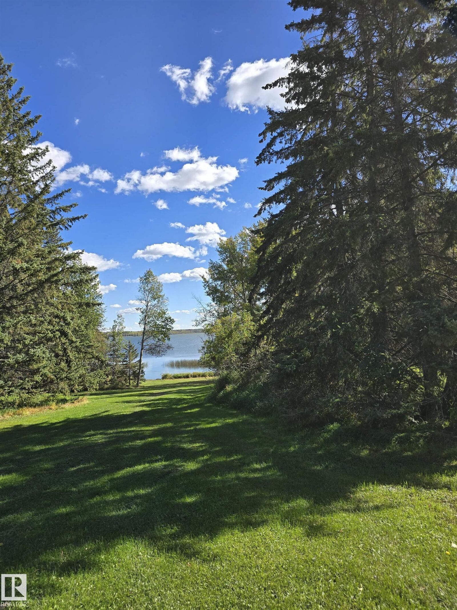 Property Photo:  9 61076 Twp Road 462A  AB T0C 0T0 