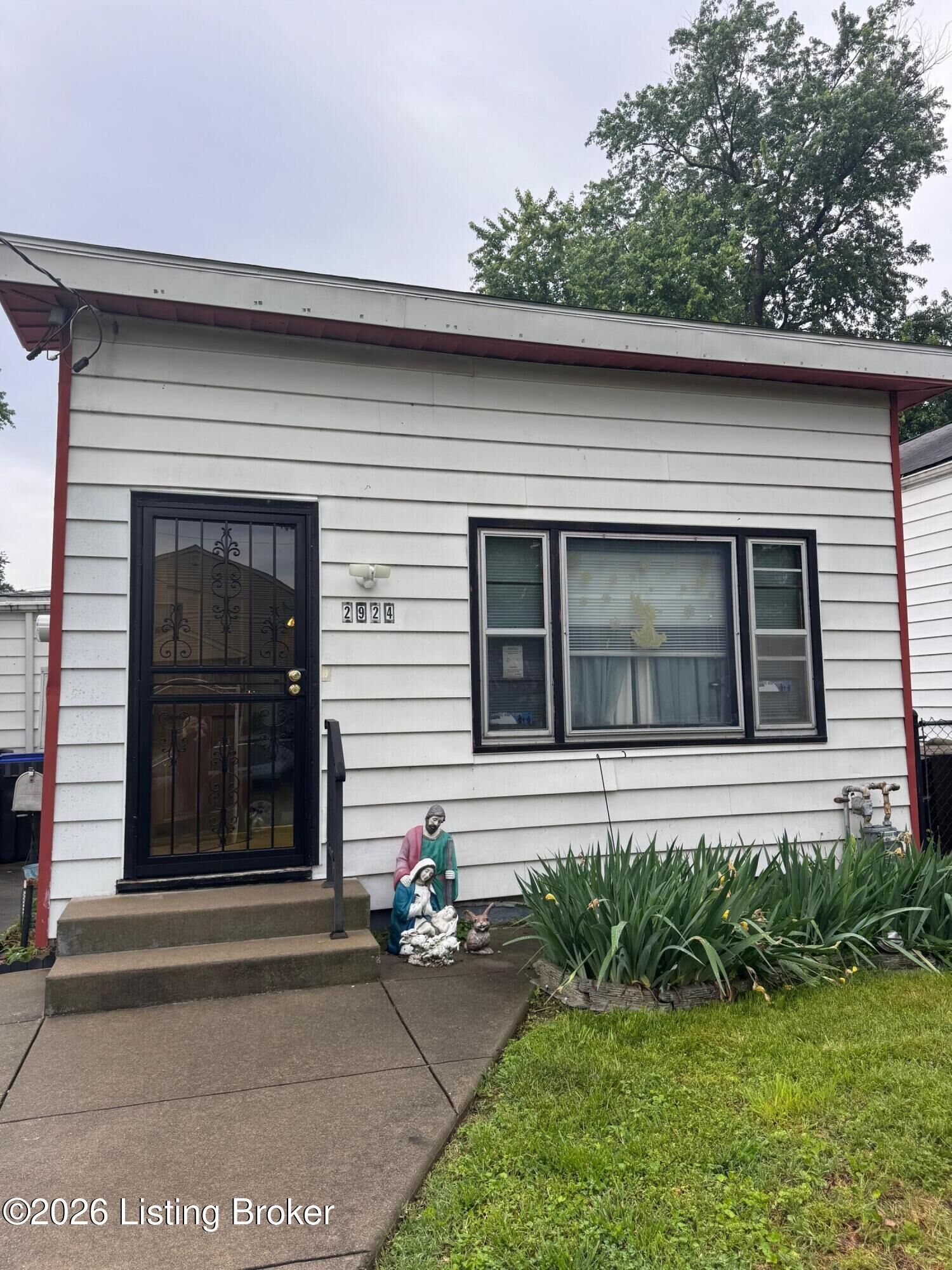 Property Photo:  2924 Duncan St  KY 40212 