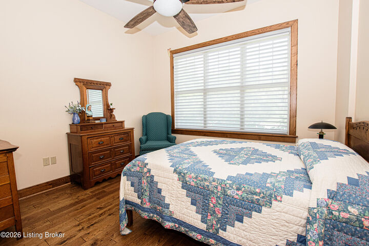 Property Photo:  189 Lotus Dr  KY 40165 