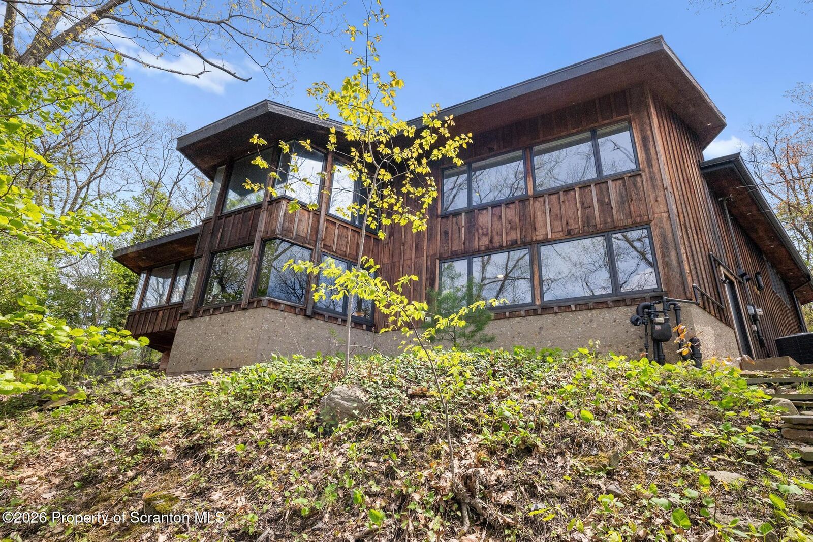 Property Photo:  4 Elmhurst Boulevard  PA 18505 