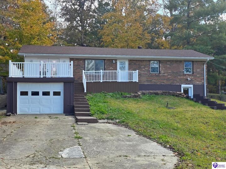 Property Photo: 454 Pinewood Drive KY 40160