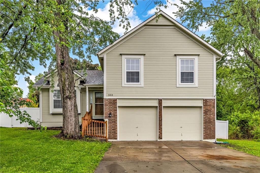 Property Photo: 503 Sunrise Drive MO 64012