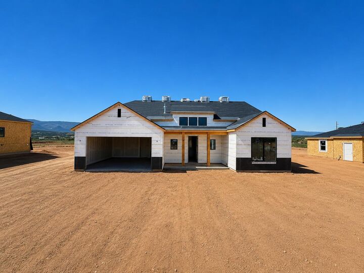 Property Photo: 4661 W 150 N Lot 207 UT 84720