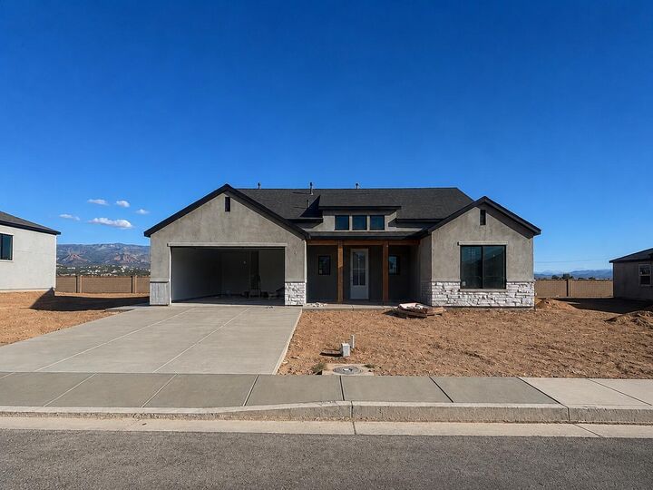 Property Photo: 4661 W 150 N Lot 207 UT 84720