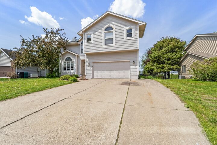 Property Photo:  934 NW Maple Street  IA 50023 