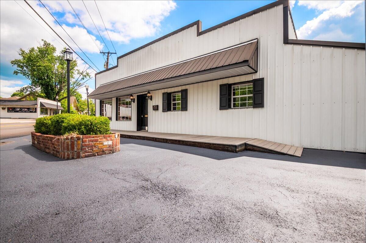Property Photo:  318 S Dixie Street  KY 40741 