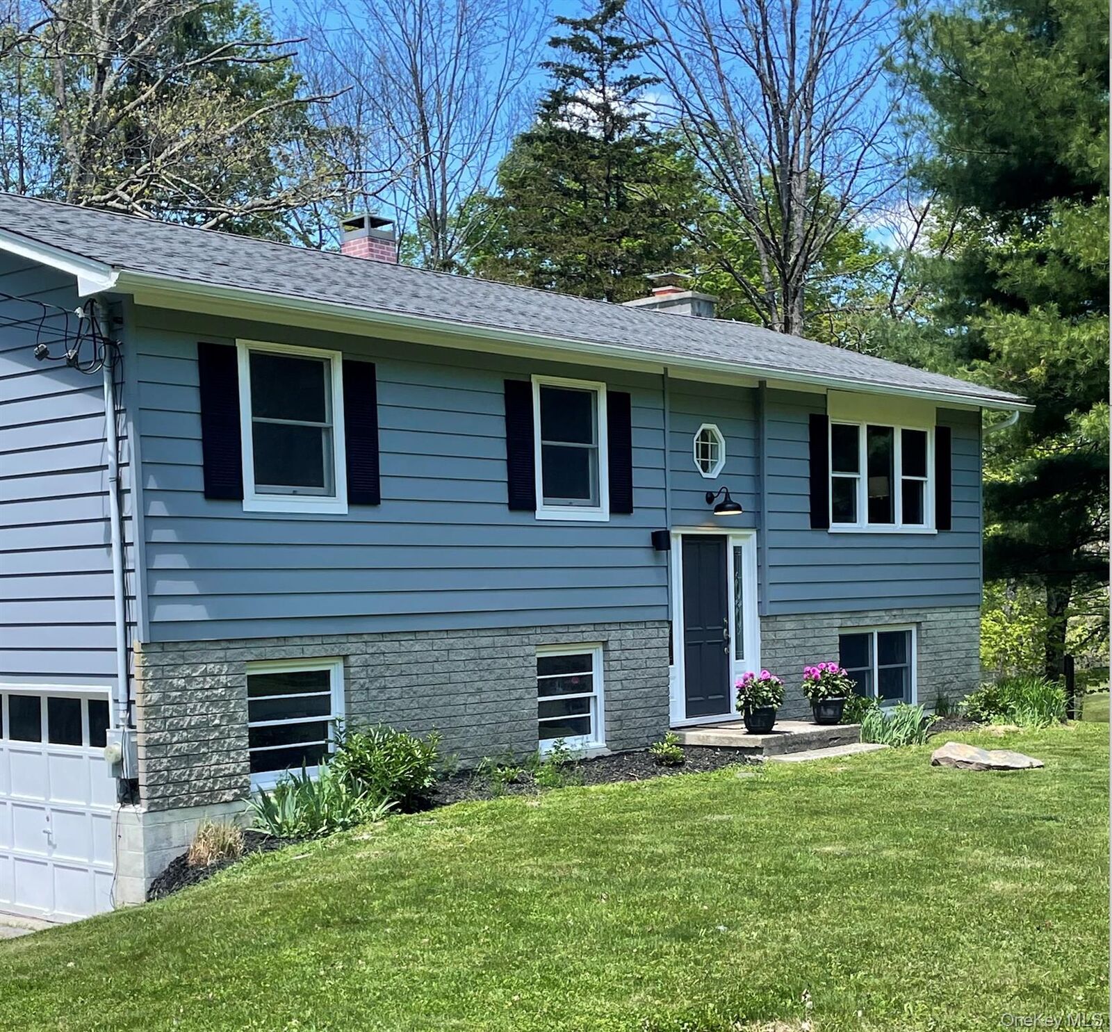 Property Photo:  929 Centre Road  NY 12580 