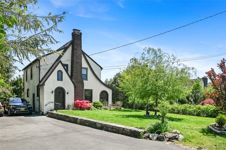 Property Photo:  365 Old Mamaroneck Road  NY 10605 