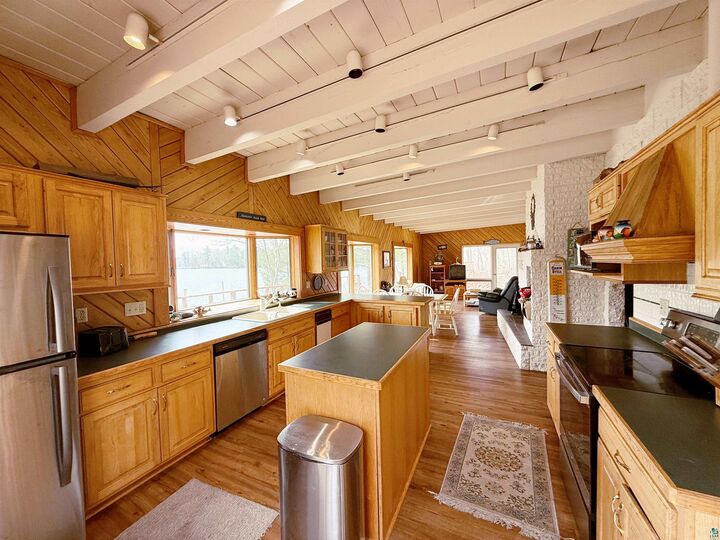 Property Photo:  