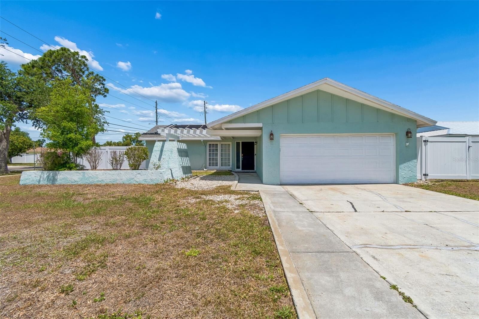 Property Photo:  13691 Serena Drive  FL 33774 