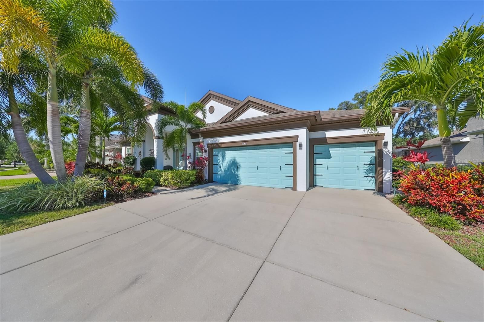 Property Photo: 6646 Park Strand Drive FL 33572
