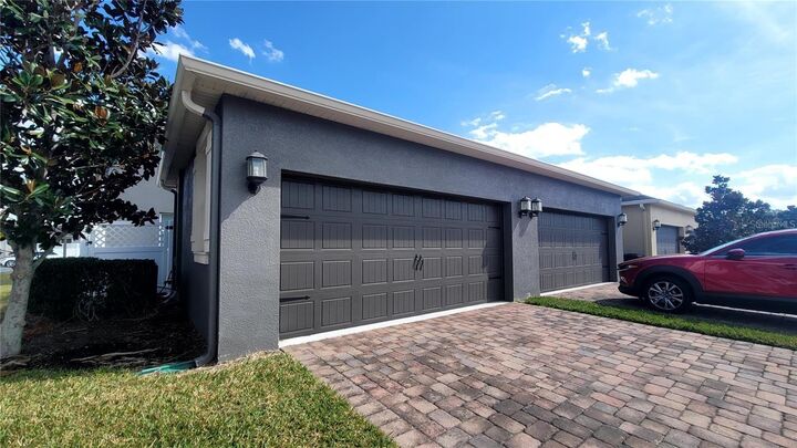 Property Photo: 7612 Fairgrove Avenue FL 34786