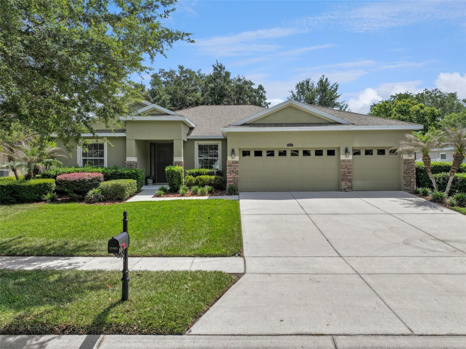 Property Photo: 280 Magneta Loop FL 33823