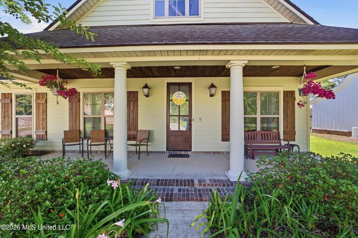 Property Photo:  118 Heron Park Place  MS 39564 