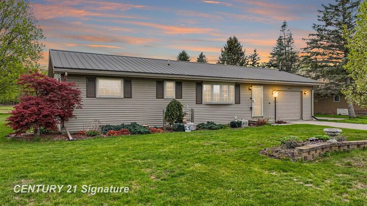 Property Photo:  10371 Tittabawassee Road  MI 48623 