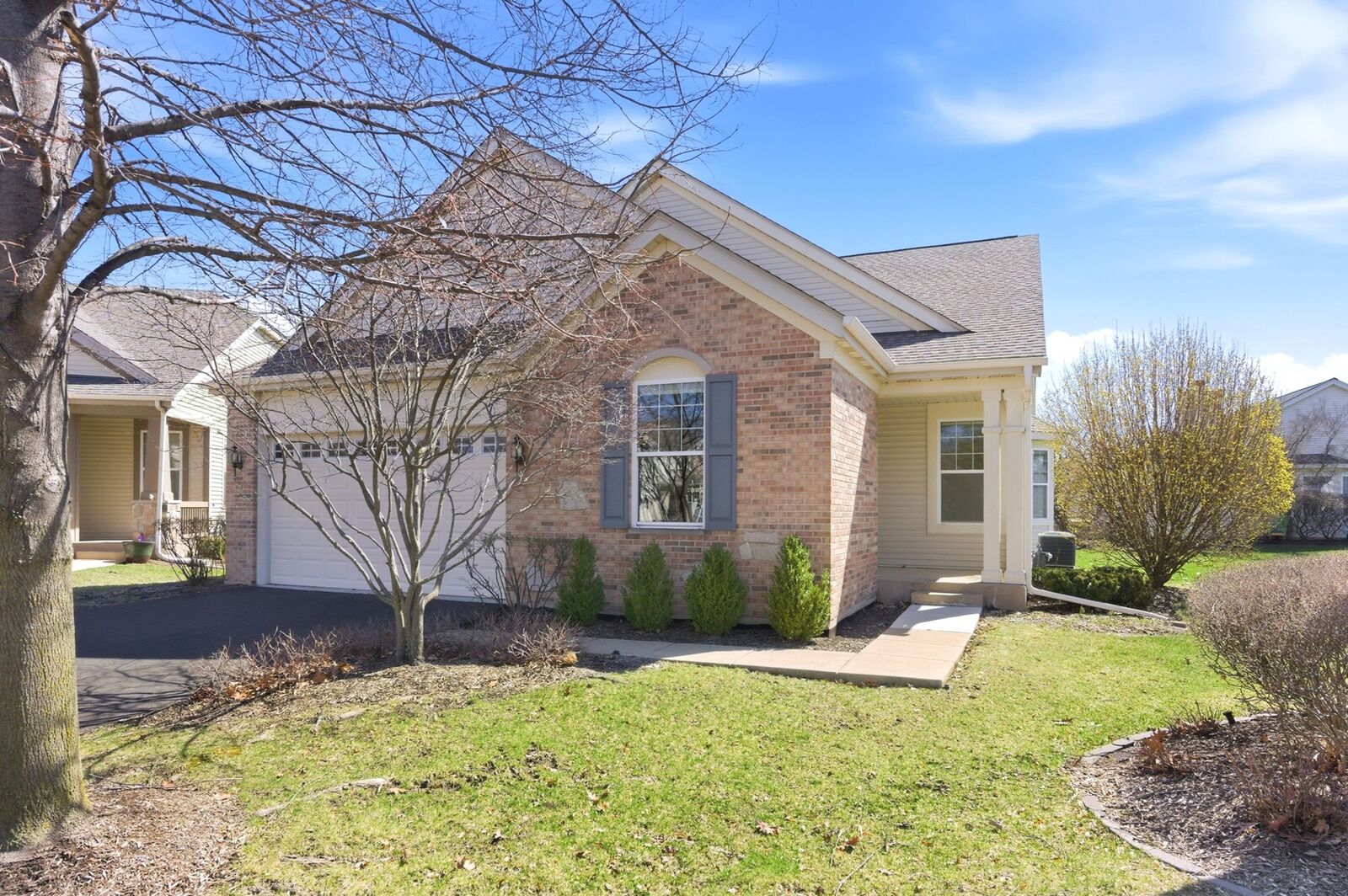 Property Photo:  1967 Holloway Court  IL 60502 