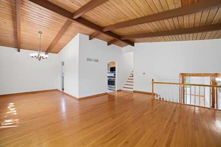 Property Photo:  9138 Four Winds Way  IL 60076 