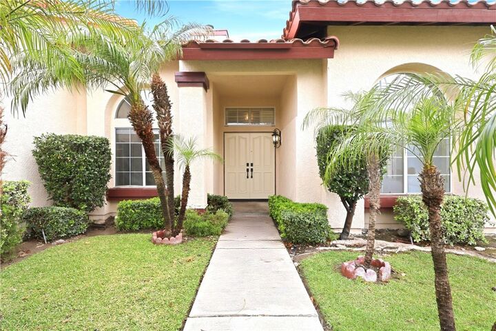 Property Photo:  3842 N Sweet Leaf  CA 92377 