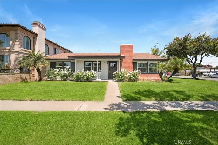 Property Photo:  9433 Geranium Circle  CA 92708 