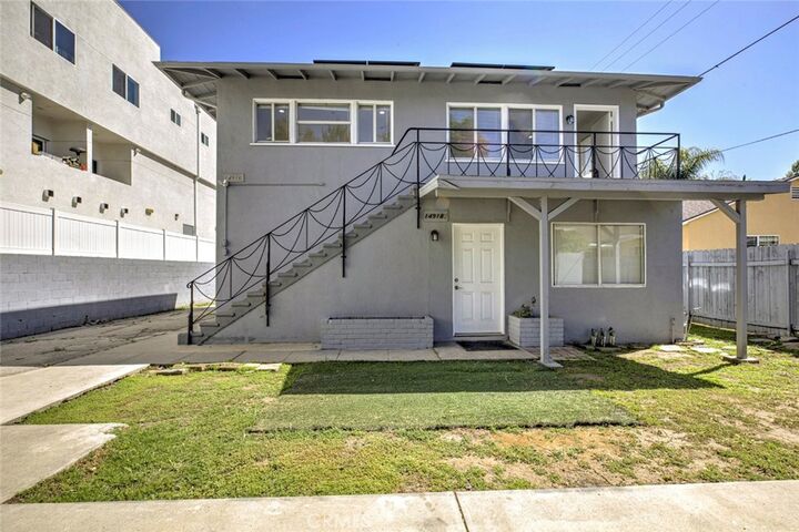 Property Photo:  14918 Wyandotte  CA 91405 