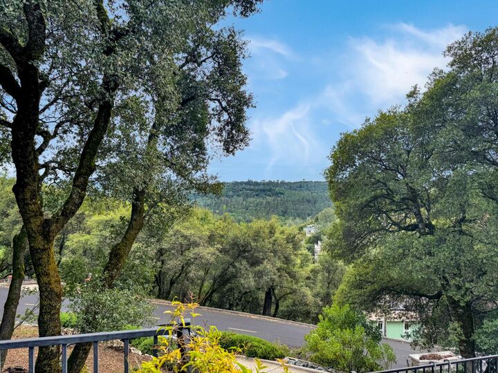 Property Photo:  18566 Song Sparrow Court  CA 95946 