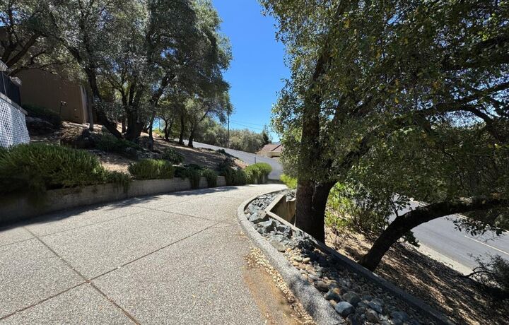 Property Photo:  18566 Song Sparrow Court  CA 95946 