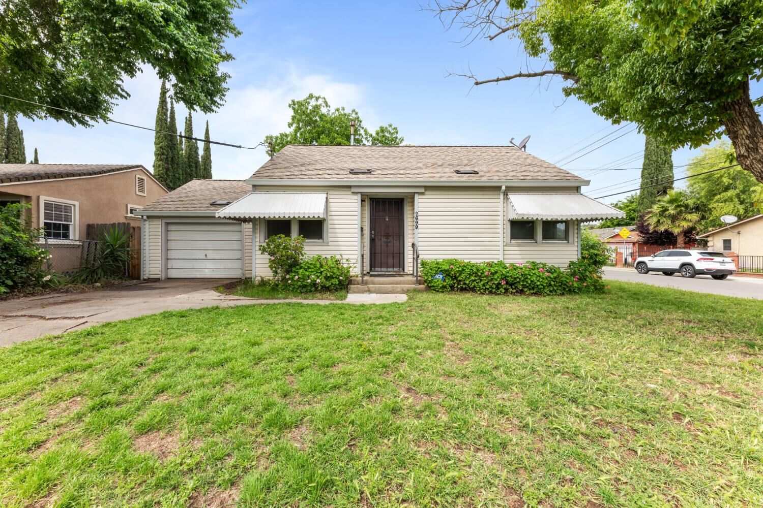 Property Photo:  2699 Grove Avenue  CA 95815 