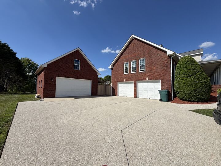 Property Photo:  2009 Brunswick Dr  TN 37087 