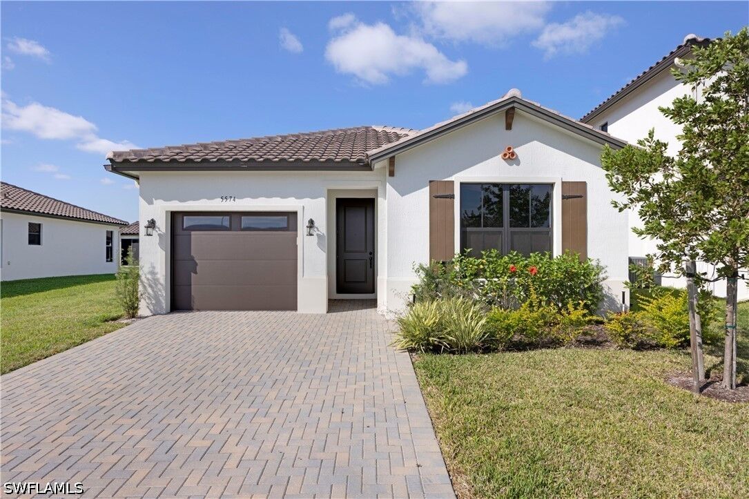 Property Photo:  5574 Cassidy Lane  FL 34142 
