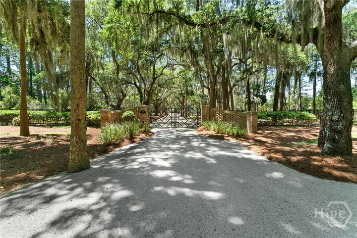Property Photo:  489 Beaulieu Avenue  GA 31406 