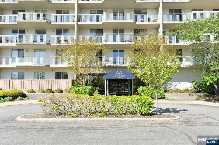 Property Photo:  1077 River Ph6  NJ 07020 