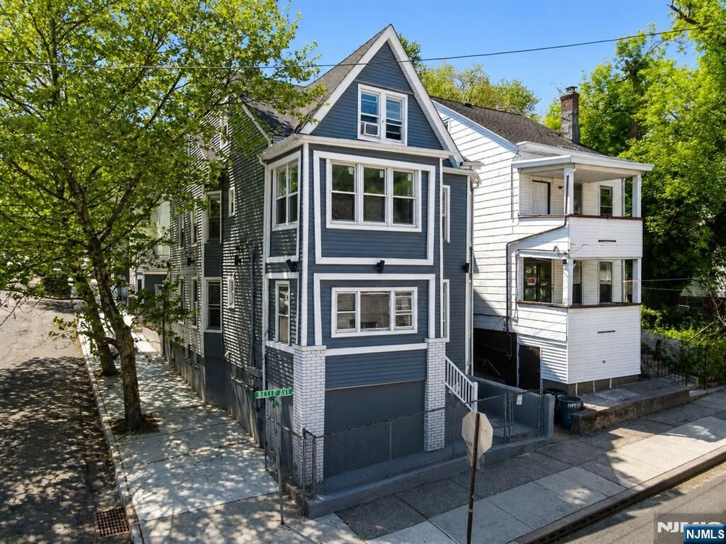 Property Photo:  7 Belle Avenue  NJ 07522 