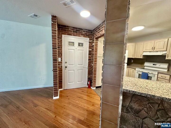 Property Photo:  951 S Westgate Drive  NJ 07024 