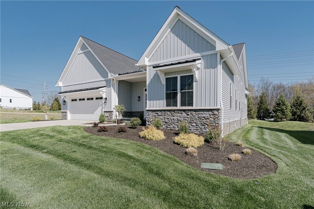 Property Photo:  6469 N Cobblestone Road  OH 44143 