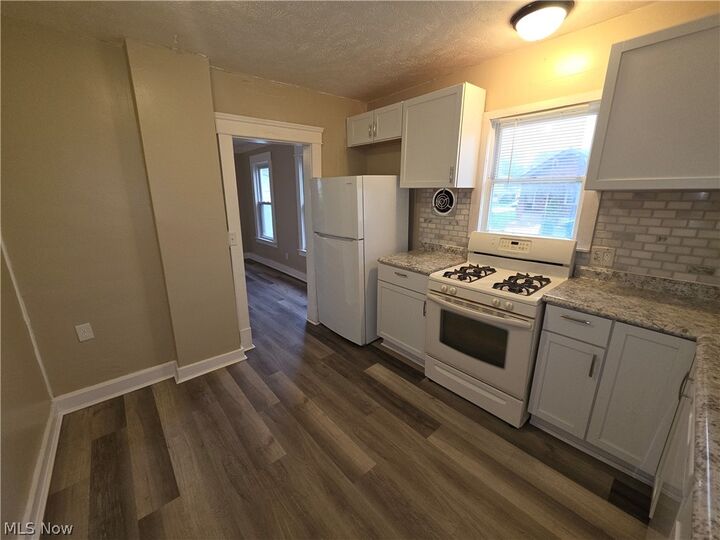 Property Photo:  2805 Lexington Avenue  OH 44055 